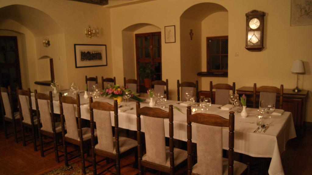 Bed and Breakfast Zamek Na Wodzie W Wojnowicach à Wojnowice  Extérieur photo
